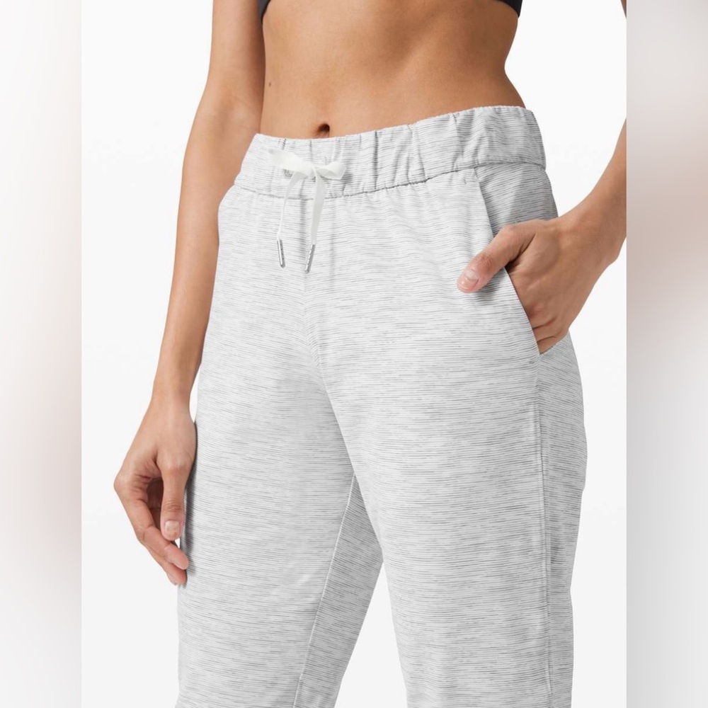 on the fly lululemon joggers